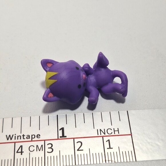 Twozies Season 1 Purple Raccoon Baby Figure 1.25" - Picture 2 of 13